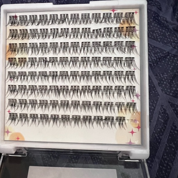 Lash clusters - Picture 2 of 2